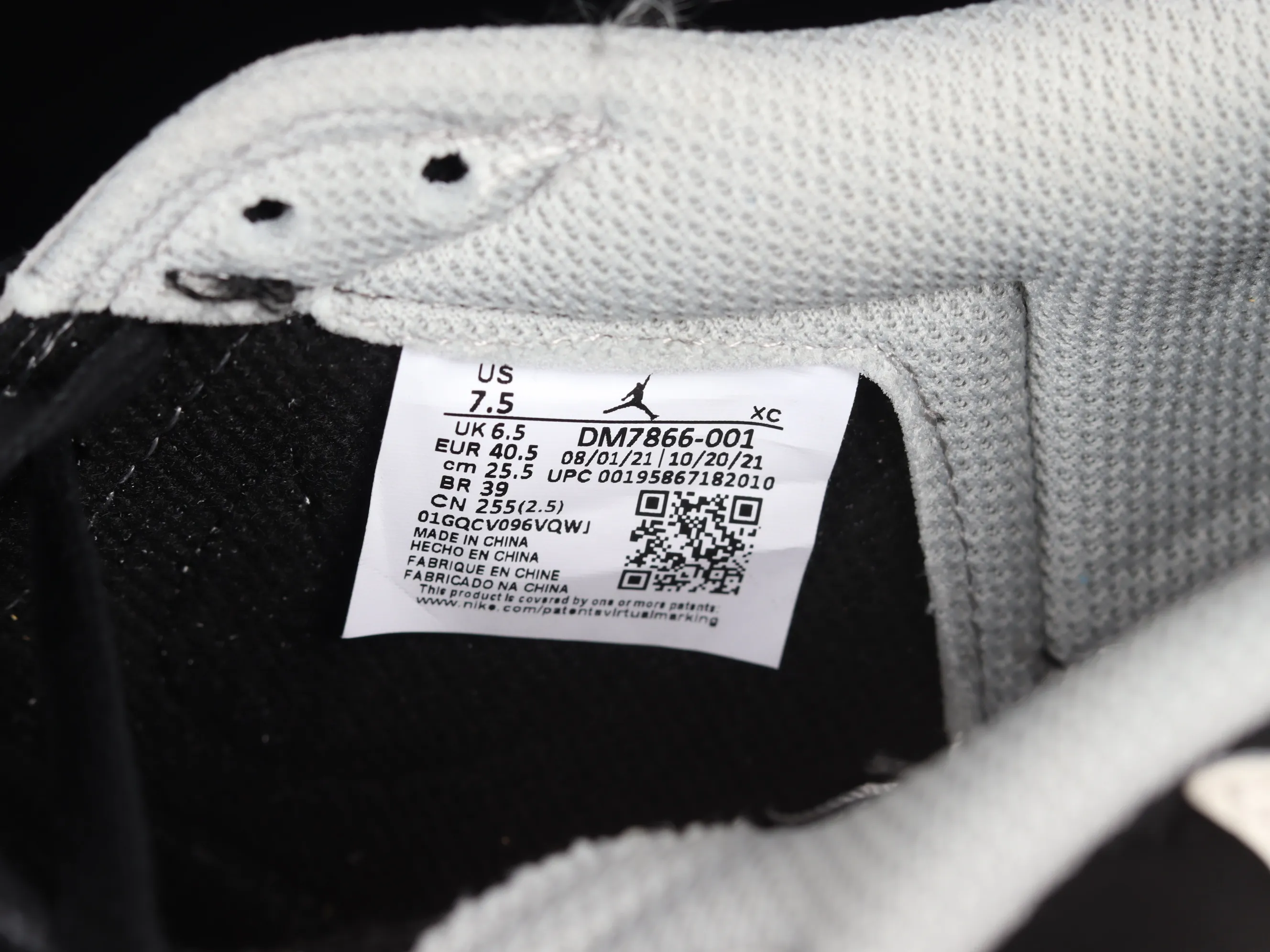 All Categories Air Jordan Jordan Series Basketball Shoes Air Jordan 1 Low Travis Scott x Air Jordan 1 Low "Black Phantom" AJ1 Joe 1 Overhook Black Phantom DM7866-001